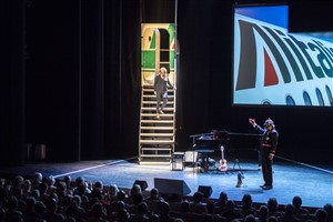 Arno op podium DNK seizoenspresentatie